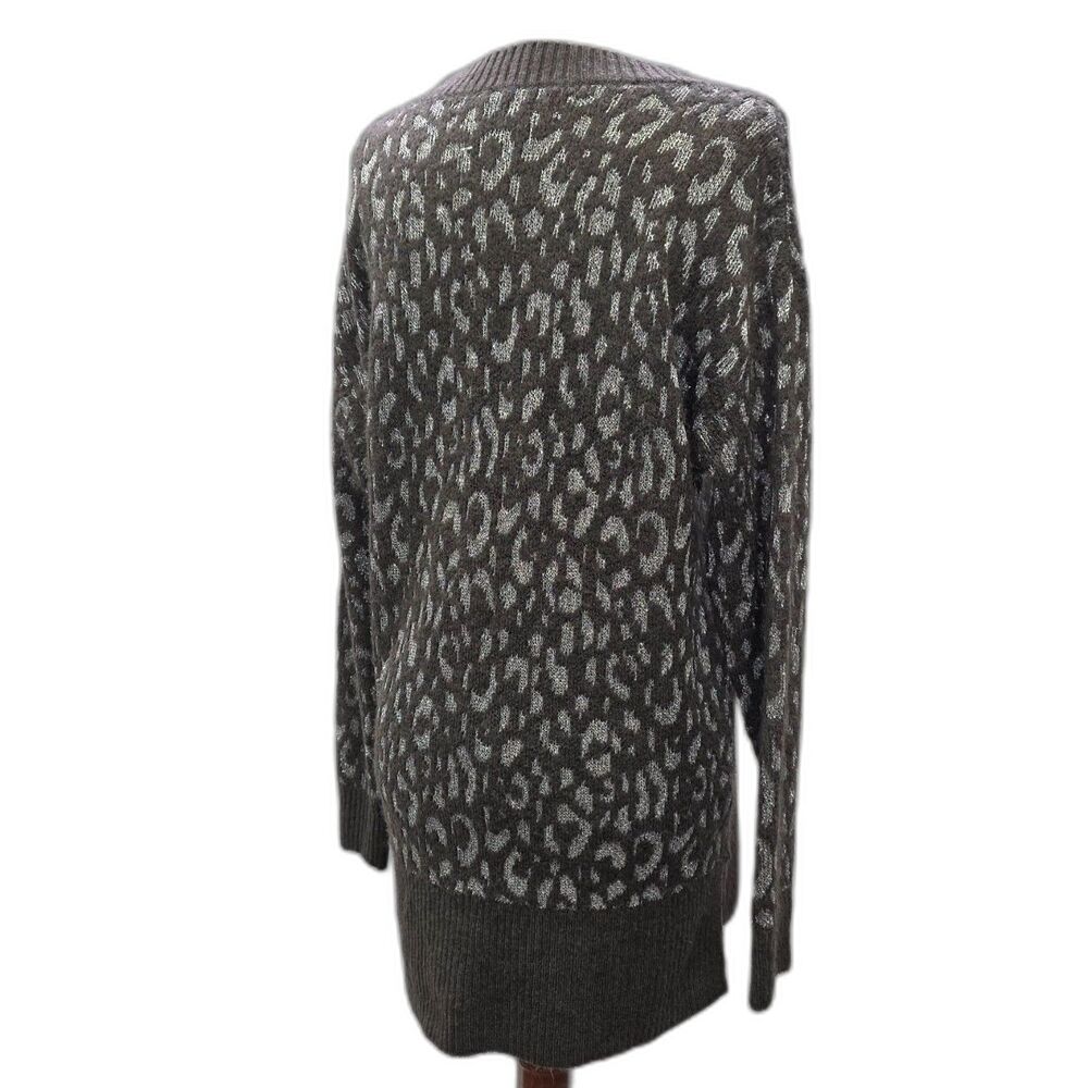 Nine West Metallic Leopard Print V-Neck Tunic Sweater Gray Silver M EUC - Picture 7 of 11
